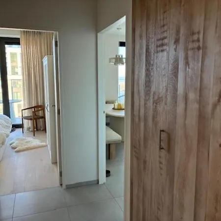 Uitzicht Luxe Met Ruim Terras Zwembad & Gym Ostenda