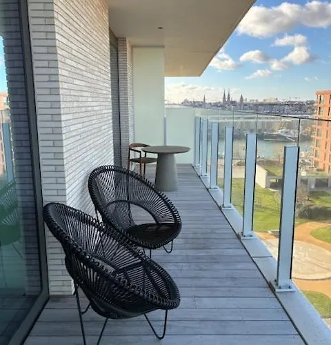 Apartament Uitzicht Luxe Met Ruim Terras Zwembad & Gym Ostenda