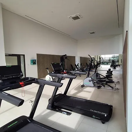 شقة Uitzicht Luxe Met Ruim Terras Zwembad & Gym أوستيند