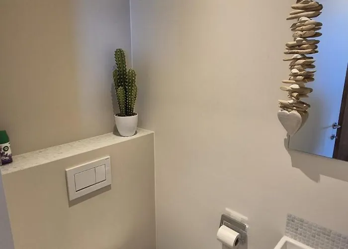 شقة Uitzicht Luxe Met Ruim Terras Zwembad & Gym أوستيند